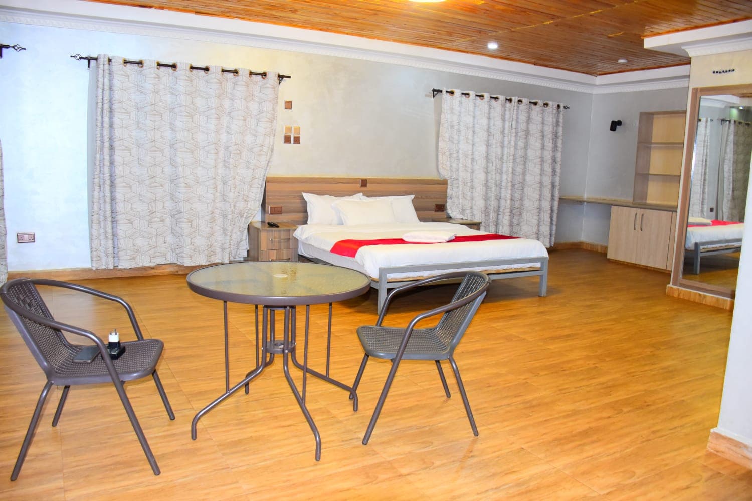 Paradise Suite